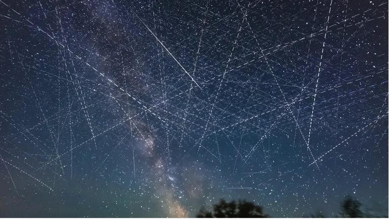 Featured image for “Μεταλλικός ουρανός”